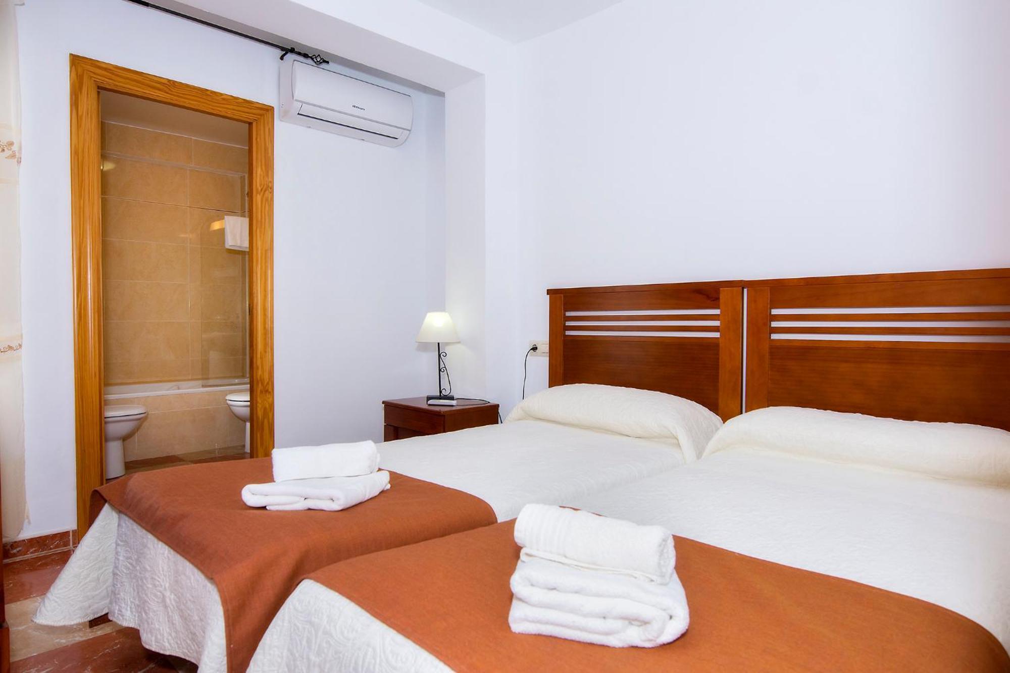 Apartamentos Sol Andaluz 카로보네라스 외부 사진